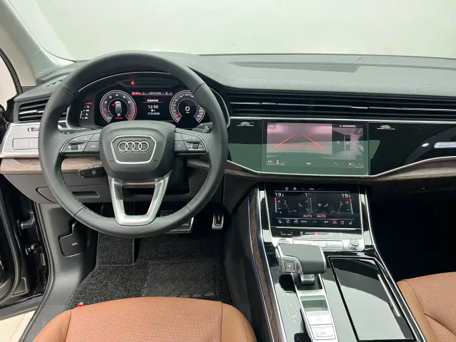 Audi Q7 — Фото автомобиля 14