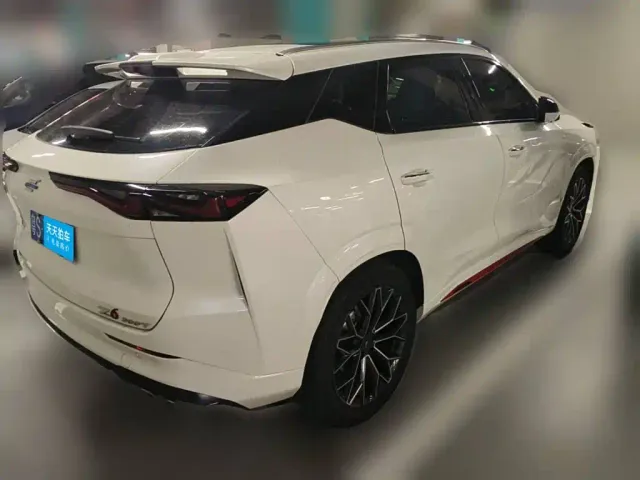 Changan Z6 — Фото автомобиля 2