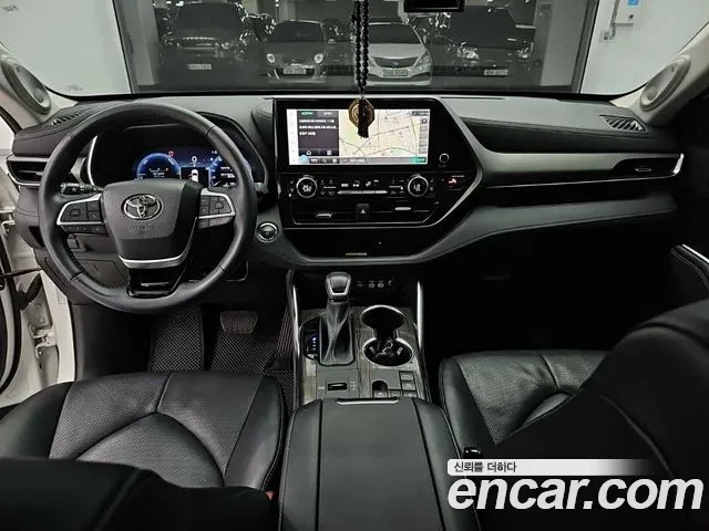 Toyota Highlander — Фото автомобиля 8