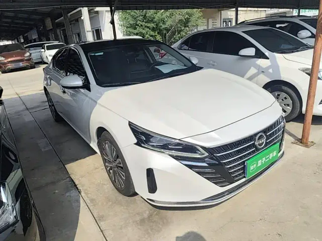 Nissan Teana — Фото автомобиля 3