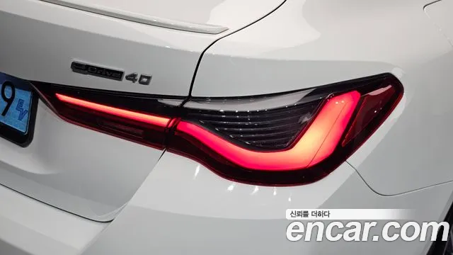 BMW i4 — Фото автомобиля 23