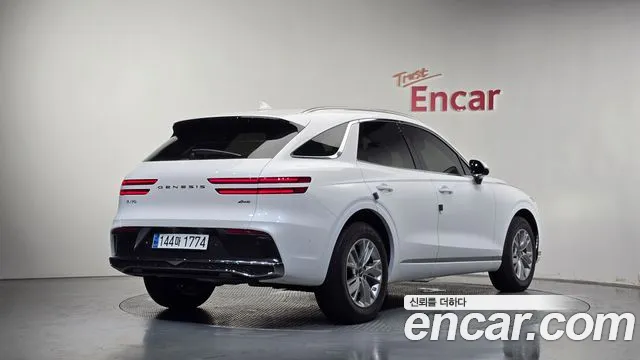 Genesis GV70 2.5T Бензин AWD — Фото автомобиля 2