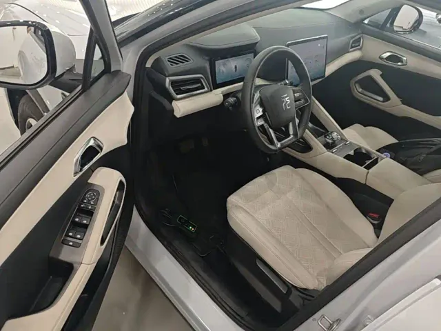 BYD Yuan UP — Фото автомобиля 15