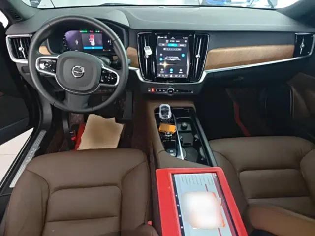 Volvo S90 — Фото автомобиля 9