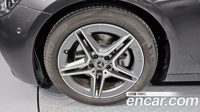 Mercedes-Benz E-Class — Фото автомобиля 5