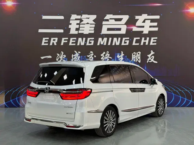 Honda Elysion — Фото автомобиля 4