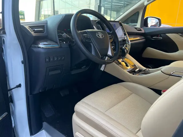Toyota Vellfire — Фото автомобиля 2
