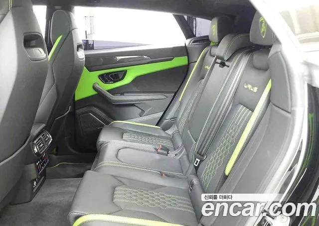 Lamborghini Urus — Фото автомобиля 9