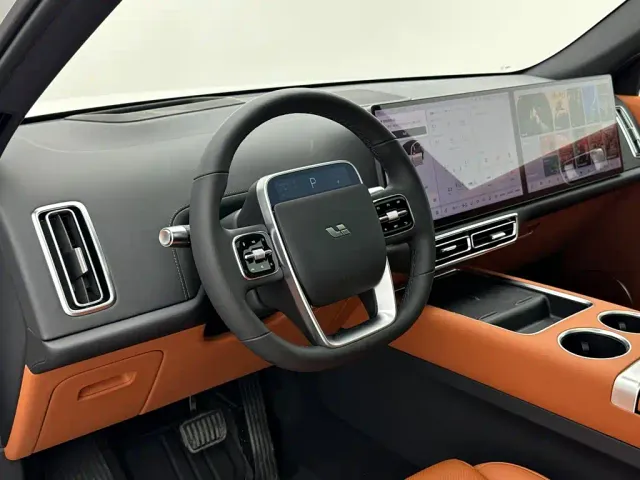 Li Auto L7 — Фото автомобиля 10
