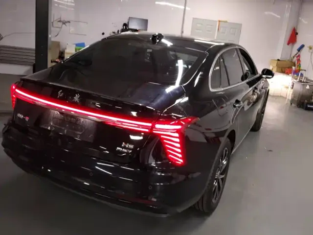 Hongqi H5 PHEV — Фото автомобиля 3