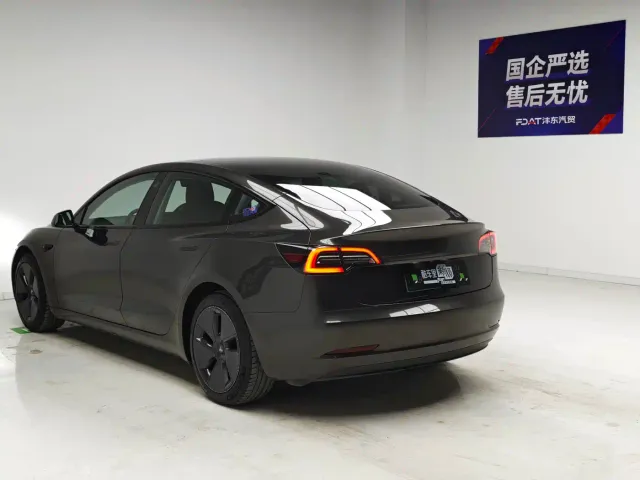 Tesla Model 3 — Фото автомобиля 6