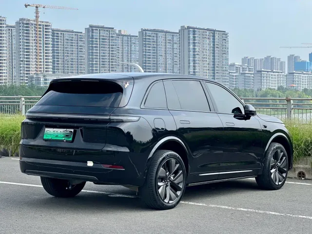 Li Auto L7 — Фото автомобиля 9