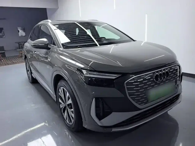 Audi Q4 e-tron — Фото автомобиля 3