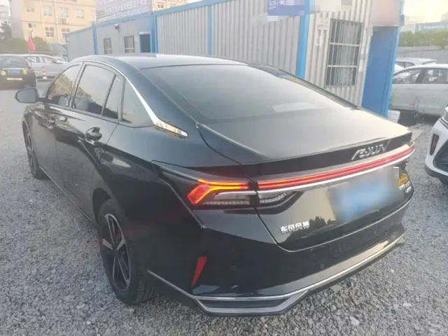 Dongfeng Yixuan MAX — Фото автомобиля 22