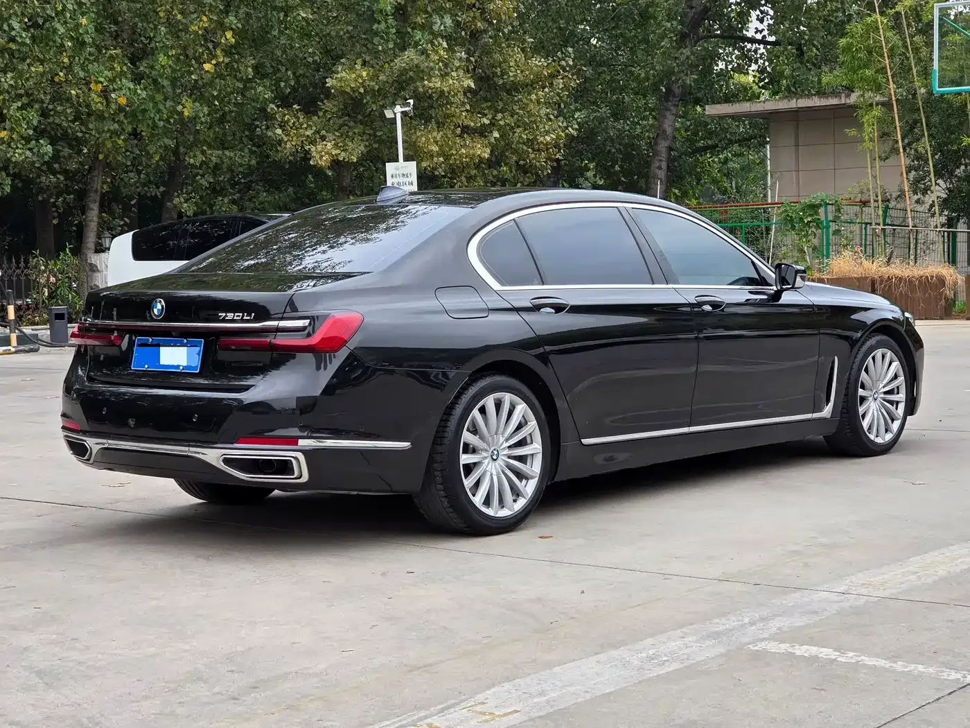 BMW BMW 7 Series 2021 Model 730Li Luxury Package — Фото автомобиля 4