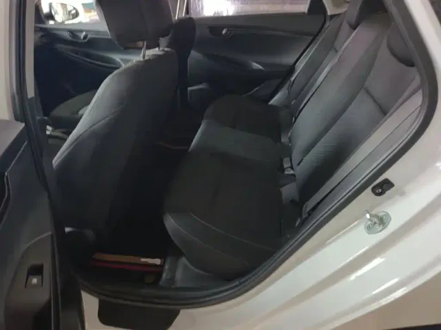 Hyundai Elantra — Фото автомобиля 16