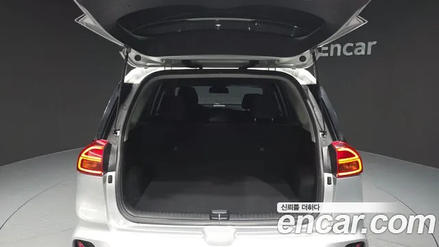 Kia Niro — Фото автомобиля 26