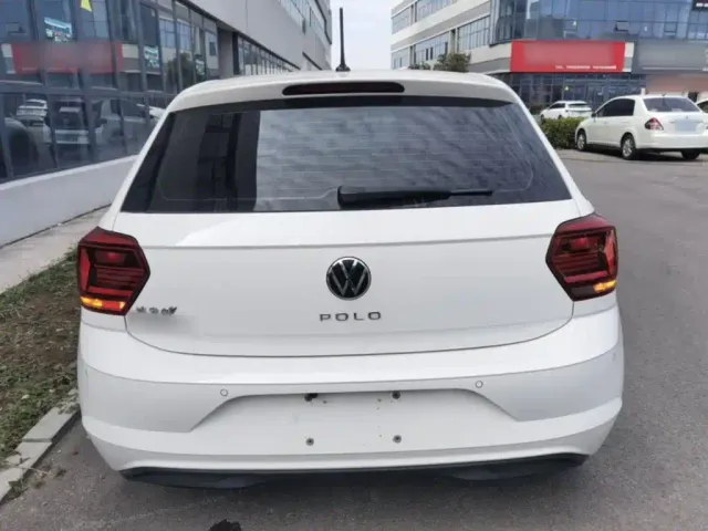 Volkswagen Polo — Фото автомобиля 5
