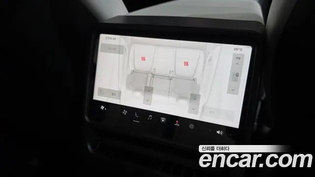 Tesla Model Y — Фото автомобиля 24