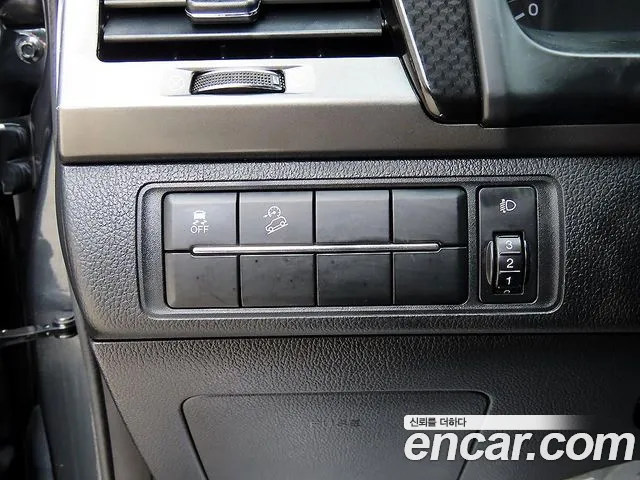 KG_Mobility_Ssangyong Rexton Новый Rexton Sport Khan Дизель 2.2 2WD — Фото автомобиля 12