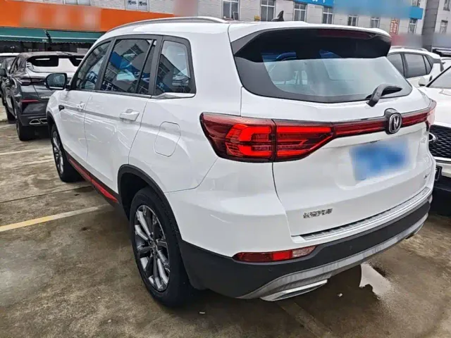 Changan CS75 — Фото автомобиля 4