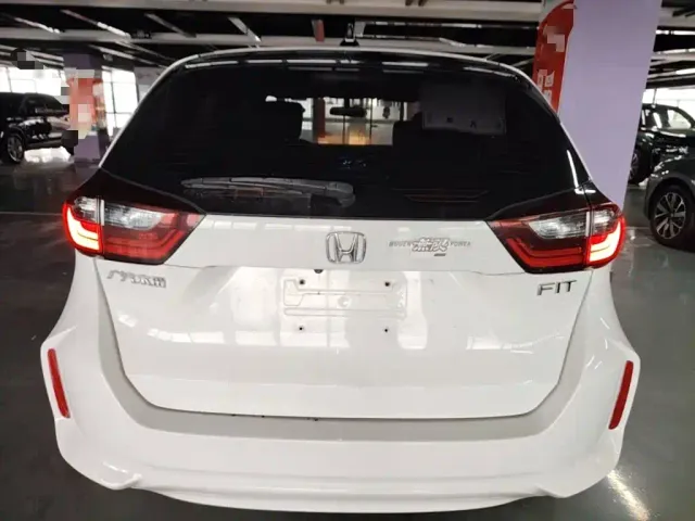 Honda Fit — Фото автомобиля 5