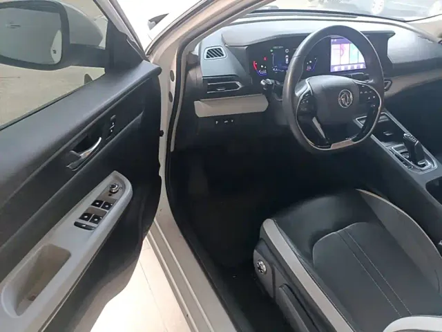 Dongfeng Fengshen E70 — Фото автомобиля 15