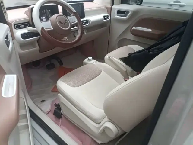 Wuling Hongguang Mini EV — Фото автомобиля 16