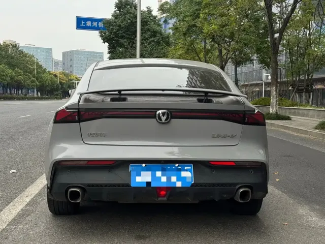 Changan UNI-V — Фото автомобиля 5