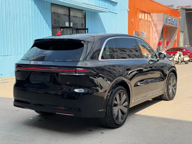 Li Auto L8 — Фото автомобиля 6