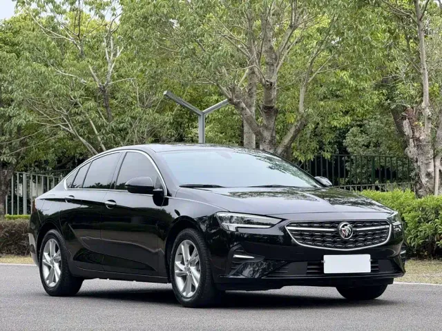 Buick Regal — Фото автомобиля 3