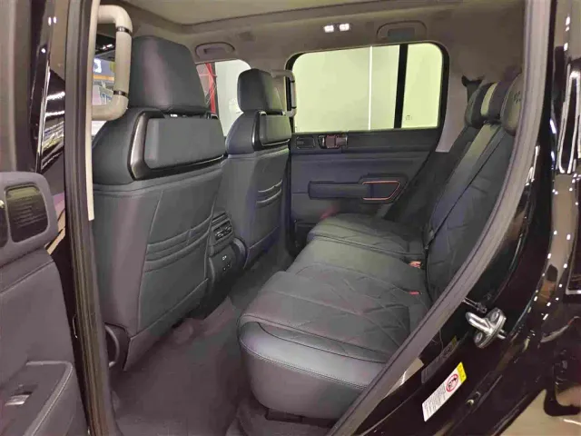 BYD FangChengBao Leopard 5 — Фото автомобиля 5