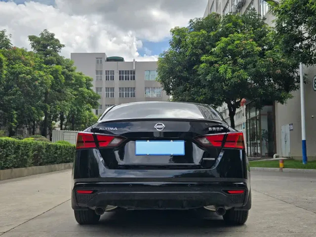 Nissan Teana — Фото автомобиля 5