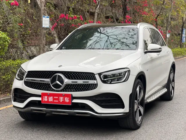 Фотография автомобиля — Mercedes-Benz GLC-Class