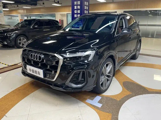 Фотография автомобиля — Audi Q7