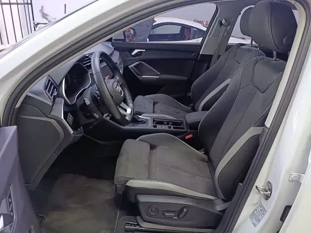 Audi Q3 — Фото автомобиля 10