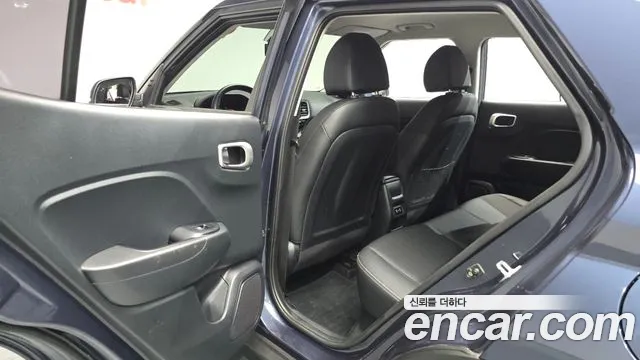 Hyundai Venue — Фото автомобиля 25