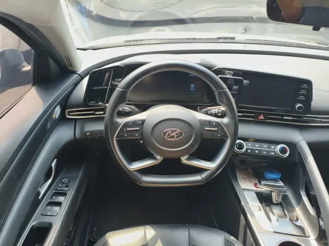 Hyundai Elantra — Фото автомобиля 6