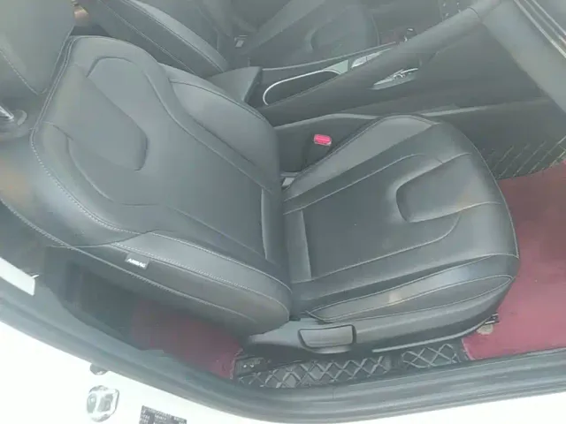 Hyundai Elantra — Фото автомобиля 24