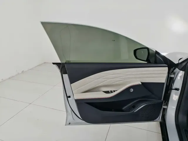 Geely Galaxy Galaxy E8 2024 550km RWD MAX — Фото автомобиля 11