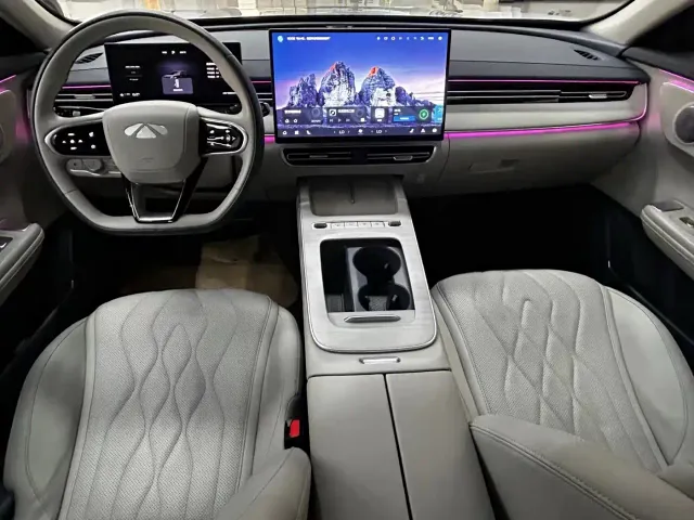 Chery Fengyun Fengyun A8L 2025 1.5TGDI 145km Luxury — Фото автомобиля 6