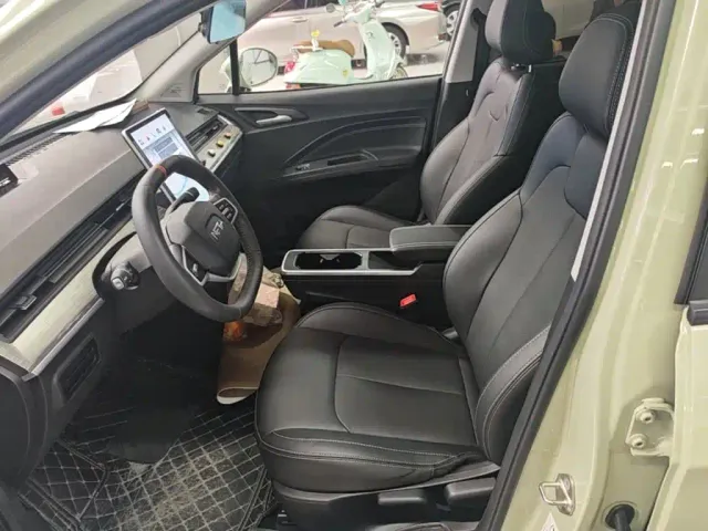 Hozon Neta V — Фото автомобиля 10