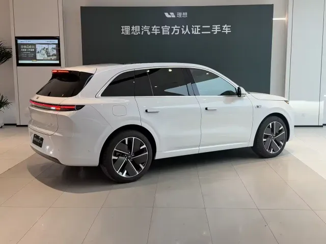 Li Auto L6 — Фото автомобиля 5