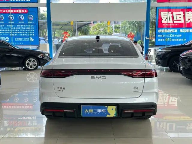 BYD Qin L — Фото автомобиля 11
