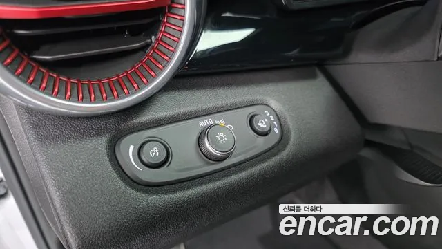 ChevroletGMDaewoo Trax Trax Кроссовер — Фото автомобиля 12