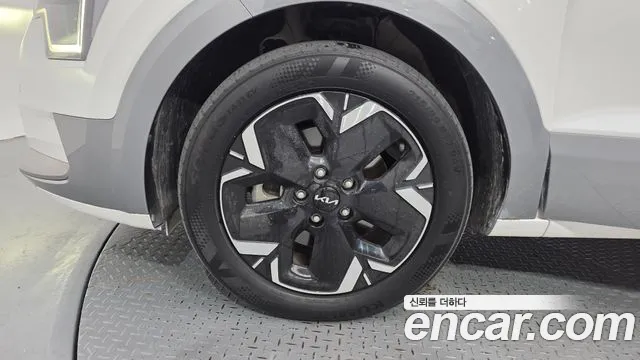 Kia Niro — Фото автомобиля 5