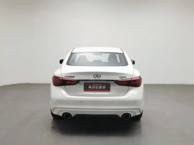 Infiniti Q50L — Фото автомобиля 4