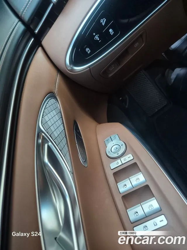 Genesis GV70 — Фото автомобиля 15