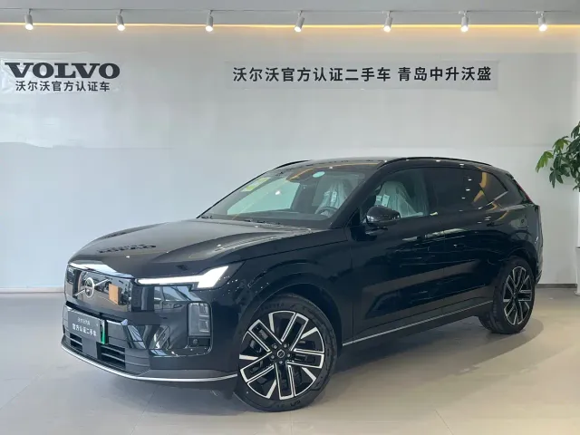 Фотография автомобиля — Volvo XC70 Plug-in Hybrid