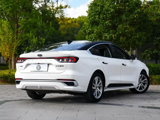 Ford Mondeo — Фото автомобиля 11